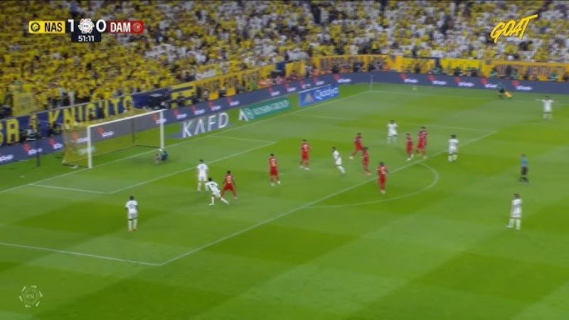 Phút 52, Coman sút xa hiểm hóc nâng tỷ số lên 2-0 cho Al-Nassr sau pha đập nhả.